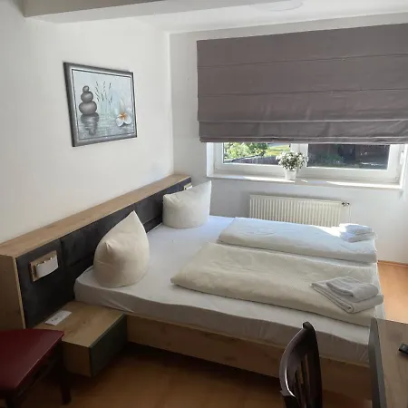 Bispinger Hof Hotel *