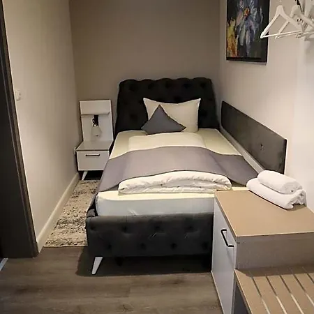 Bispinger Hof Hotel *