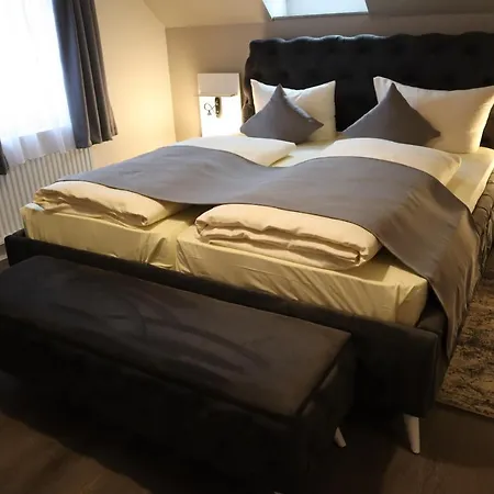 Bispinger Hof Hotel *