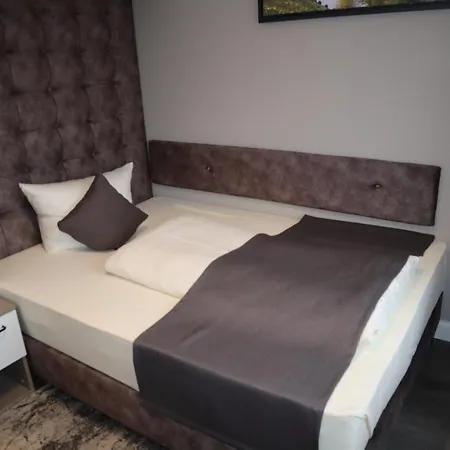 Bispinger Hof * Биспинген